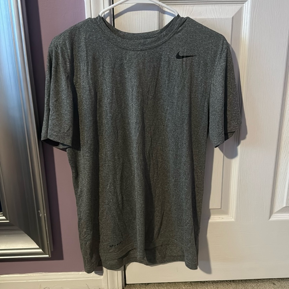 Men’s Medium Nike Drifit Shirt